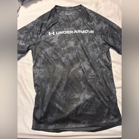 Under Armour Charcoal Camouflage Tee - Picture 1 of 3